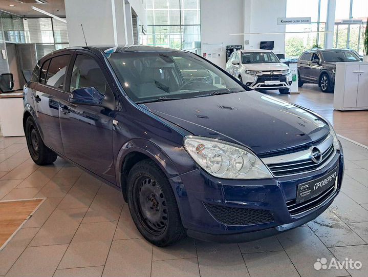 Opel Astra 1.8 МТ, 2012, 102 000 км