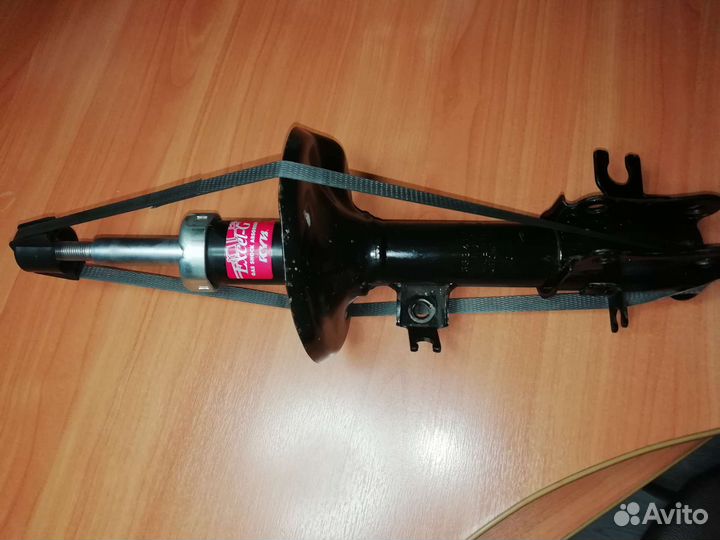 Стойка передняя правая газовая KYB 333417