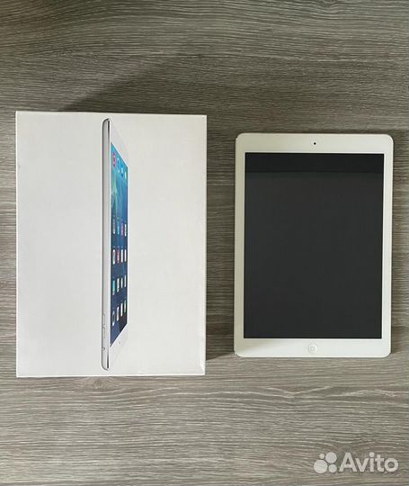 iPad Air WI-FI 128GB Silver