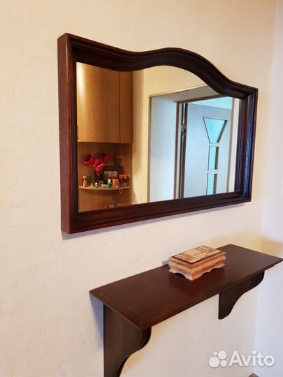 Зеркало и полка