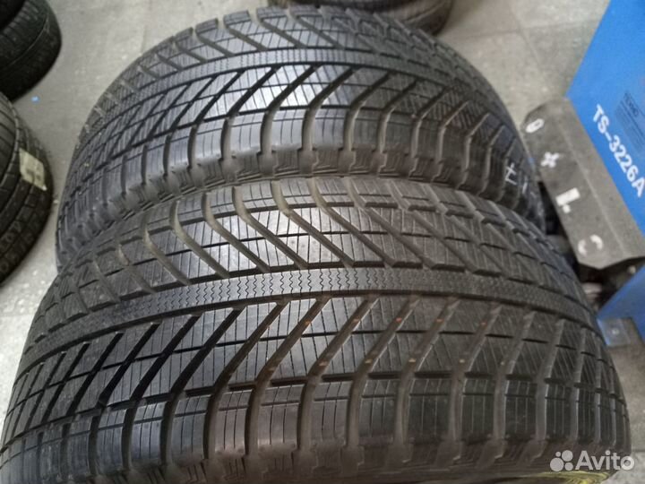 Goodyear Vector 4Seasons 235/50 R17 96V