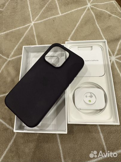 Оригинальный силиконовый чехол на iPhone 14 Pro