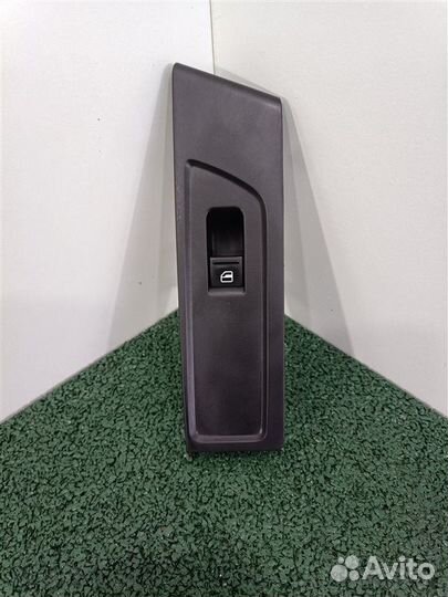 Кнопка стеклоподъемника передняя левая Vw Passat