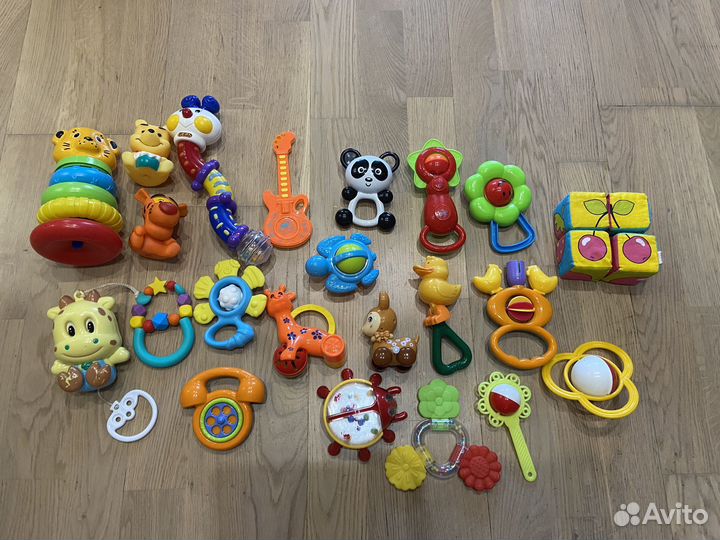 Развивающие игрушки для малышей пакетом