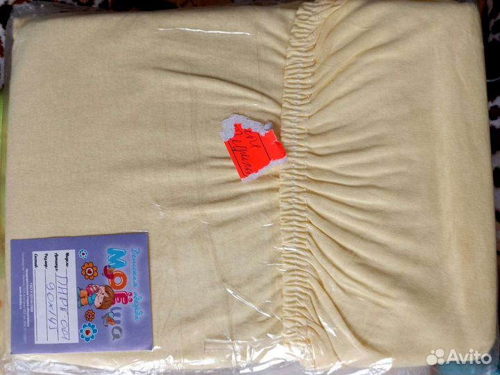 Простынь на резинке в детскую кроватку