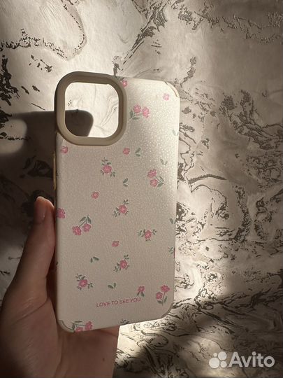 Продам чехол iPhone 13