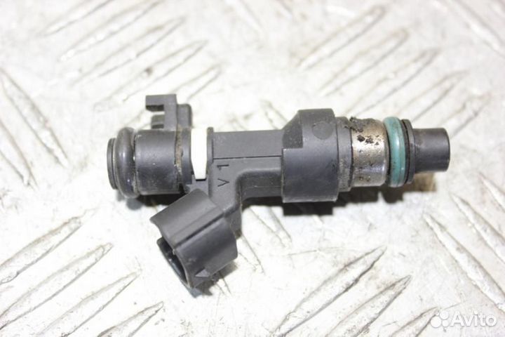 Форсунка двигателя Nissan Almera Classic