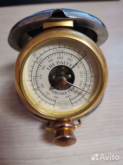 Старинный барометр