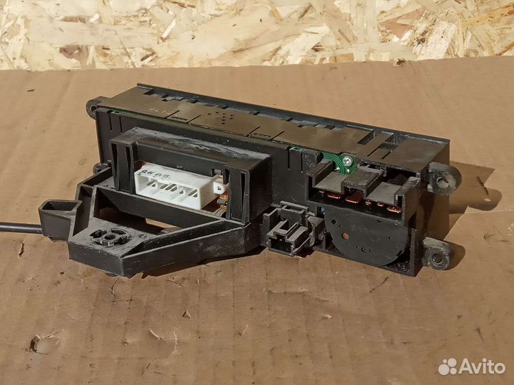 Блок управления отопител Subaru Legacy Outback B11