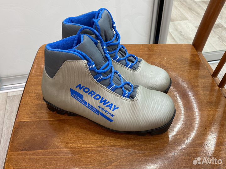 Лыжные ботинки