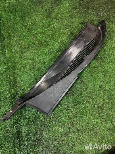 Направляющая шторки багажника правая Bmw X6 E71