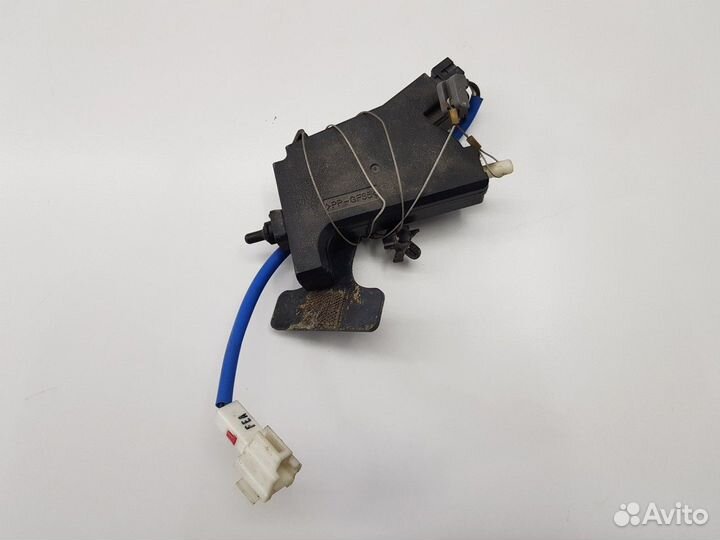 Замок лючка бензобака (Hyundai Equus)