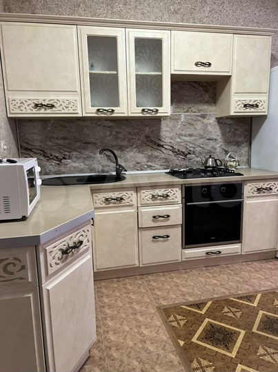 2-к. квартира, 70 м², 2/10 эт.