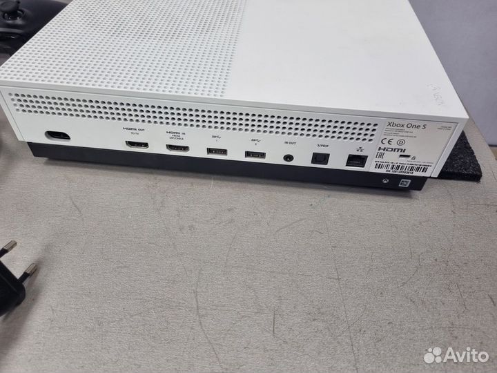 Игровая приставка xbox One S 1Tb