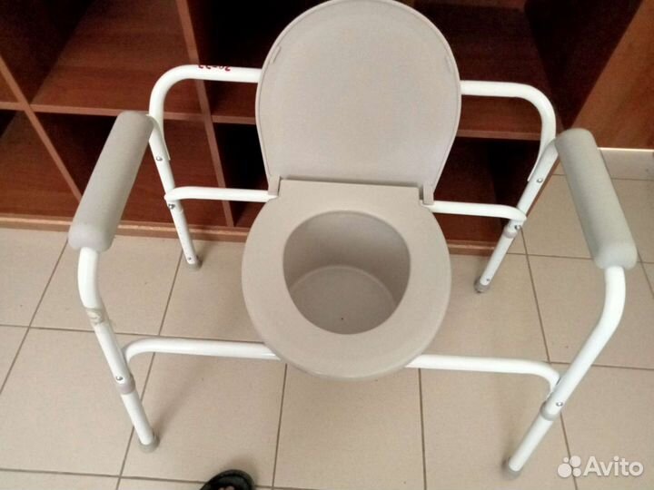 Санитарный стул