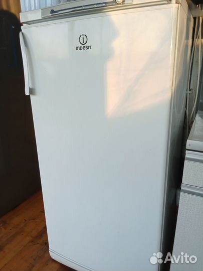 Холодильник бу Indesit