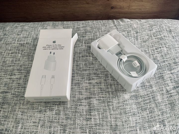 Зарядка на iPhone