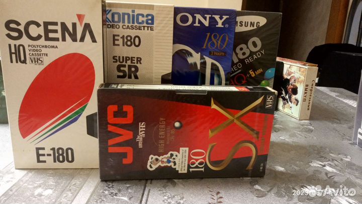 Видеокассеты записью