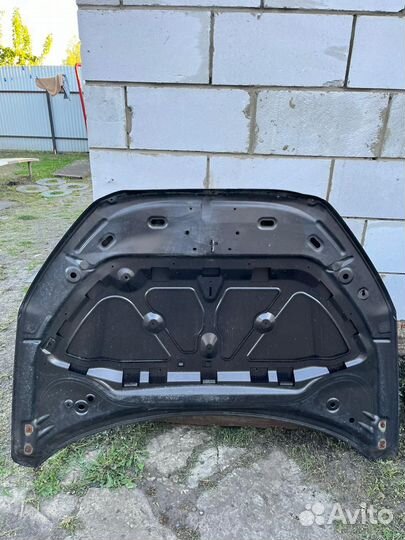 Продам капот LADA vesta