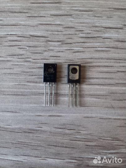 Транзистор BD140 NPN 80В 1.5А 12.5Вт
