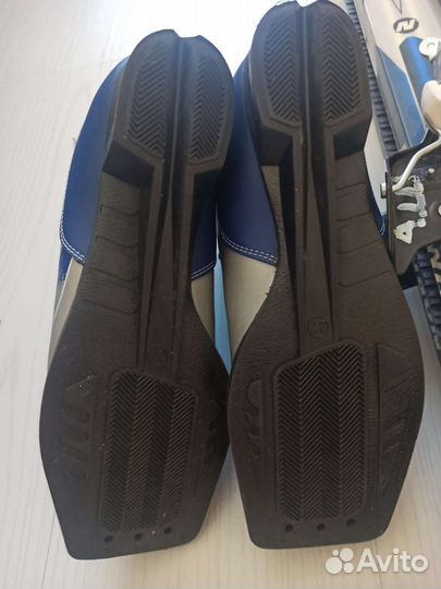 Лыжи беговые (ботинки 37 размер)