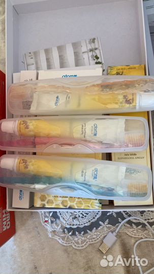 Зубная паста и щетка атоми