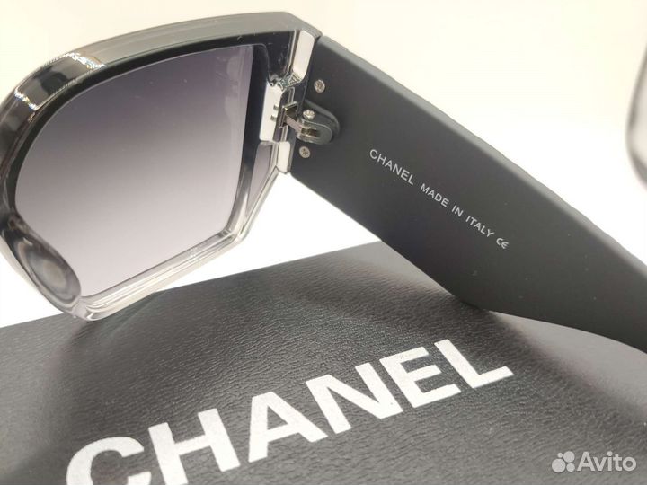 Солнцезащитные очки Chanel
