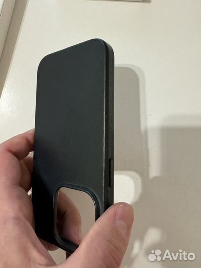 Кожаный чехол на iPhone 14 pro