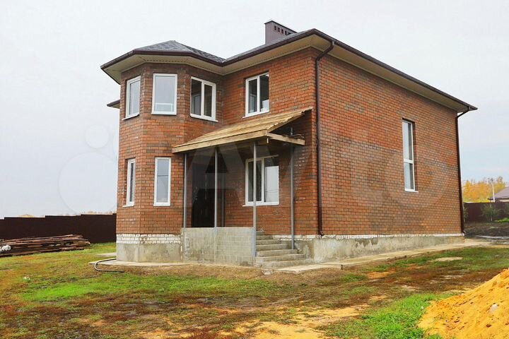 Коттедж 202,2 м² на участке 15 сот.