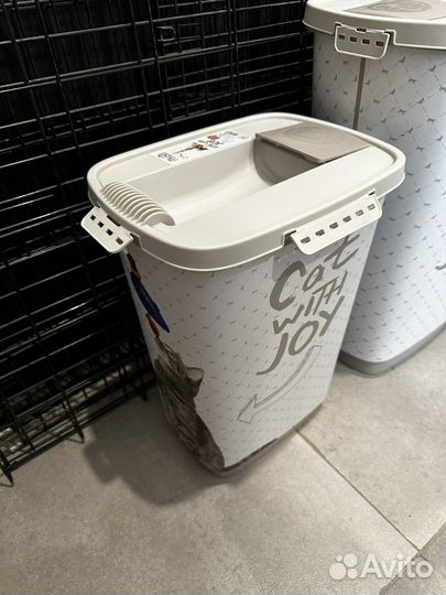 Контейнер для сухого корма