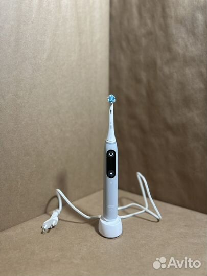 Зубная щетка Oral b IO series 6