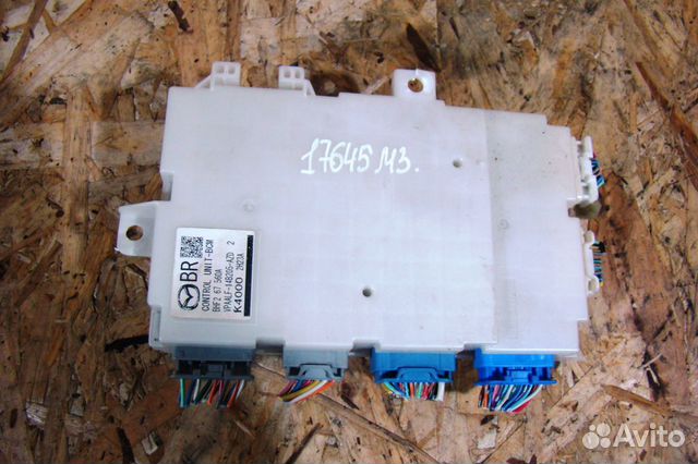 Mazda 3 BL Блок предохранителей салонный