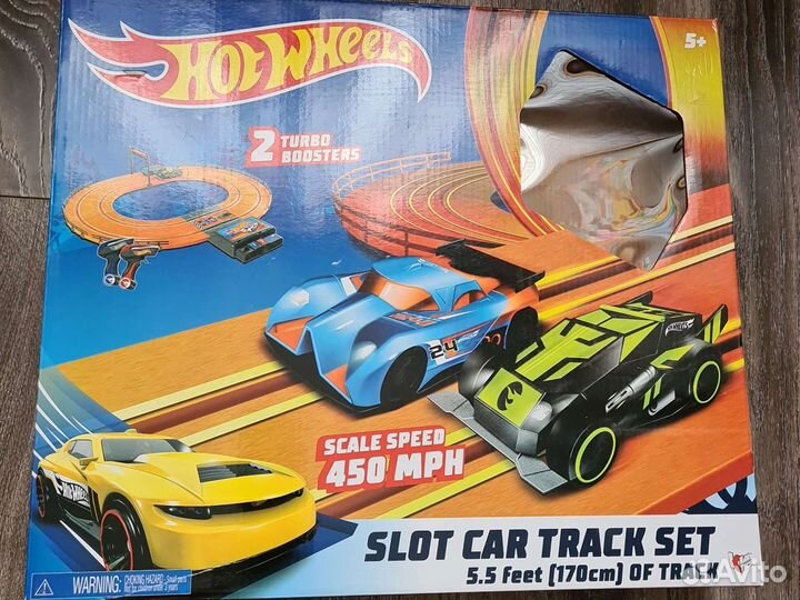 Игровой набор с треком Hot Wheels
