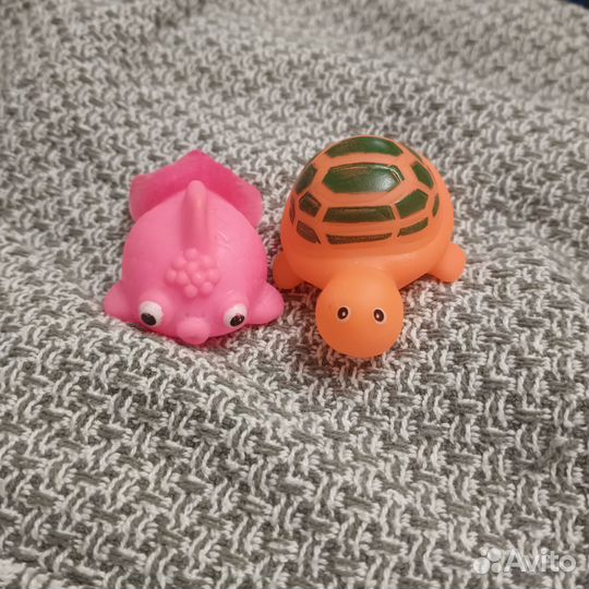 Развивающие игрушки для малышей пакетом