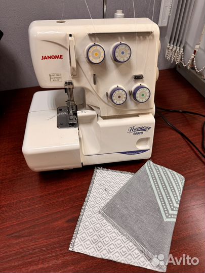 Оверлок JanomeHarmony9002D