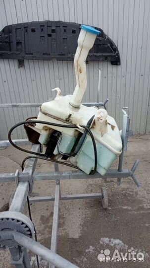 Бачок омывателя Toyota Corolla E150