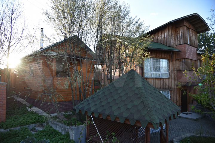 Дом 136 м² на участке 11 сот.