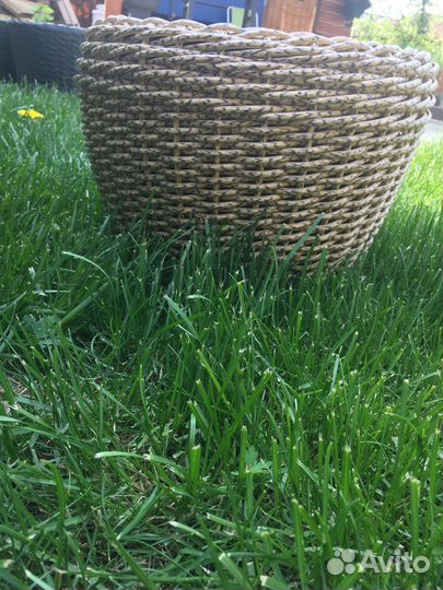 Кашпо из искусственного ротанга