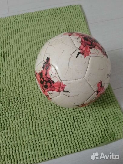 Футбольный мяч