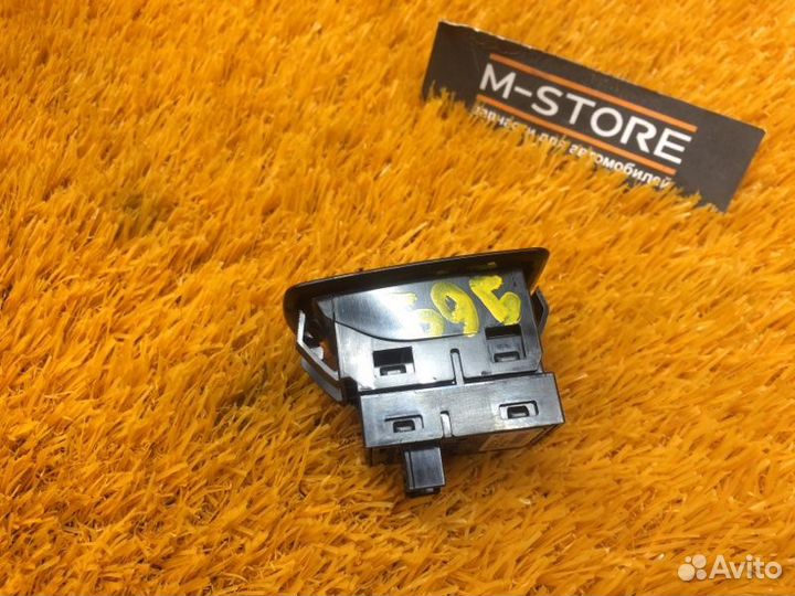 Кнопка стеклоподъемника задняя левая Bmw 1-Series