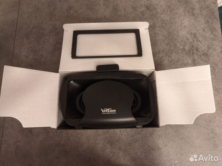 VR очки VRG для телефона + джойстик