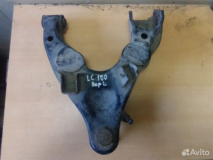 Рычаг нижний передний левый Toyota Land Cruiser