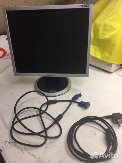 Монитор, клавиатура и мышка