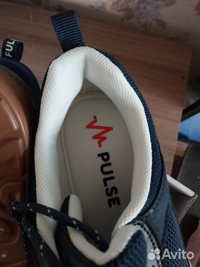 Кроссовки женские41 размер