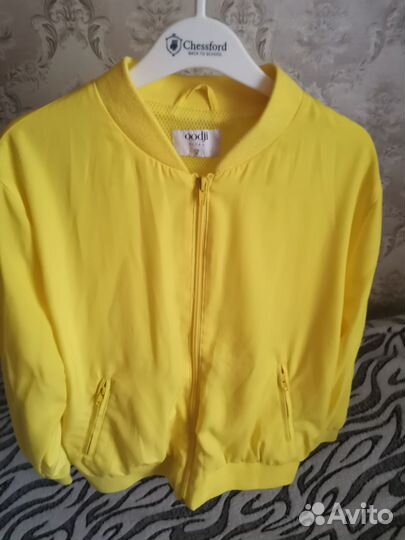 Ветровка (бомбер)