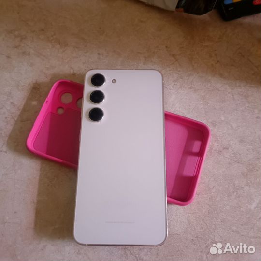 Samsung Galaxy S23, 8/256 ГБ