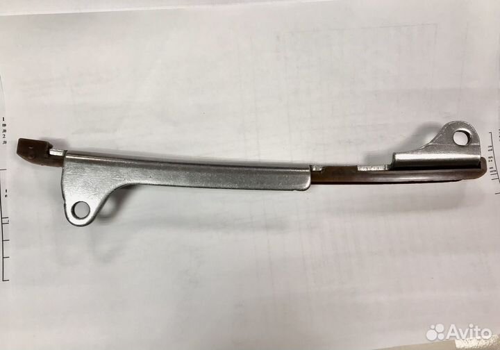 Успокоитель цепи пpивода гpм toyota 13561-31010