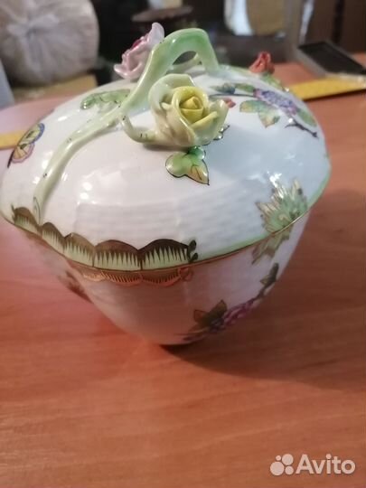 Шкатулка в виде сердца Herend Queen Victoria