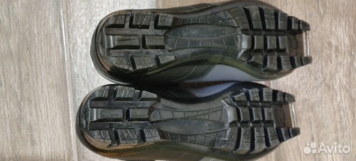 Лыжные ботинки 39 размер nnn