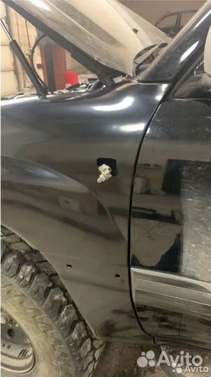 Крыло переднее правое Toyota Land Cruiser 100